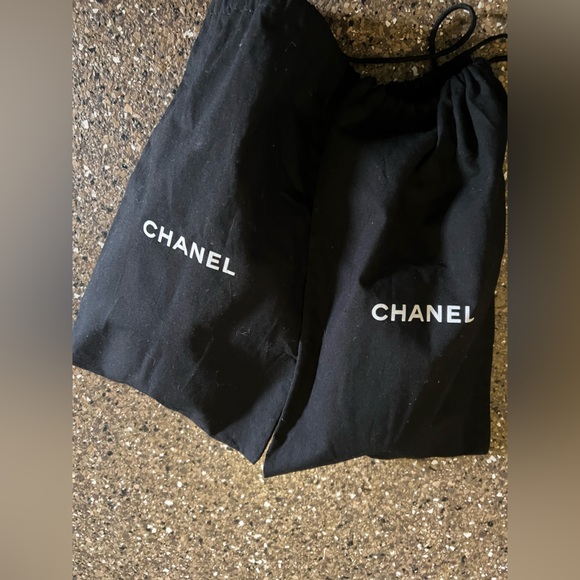 ✨CHANEL 100%Authentic  Beige and Black Quilted Sandals - Picture 15 of 15